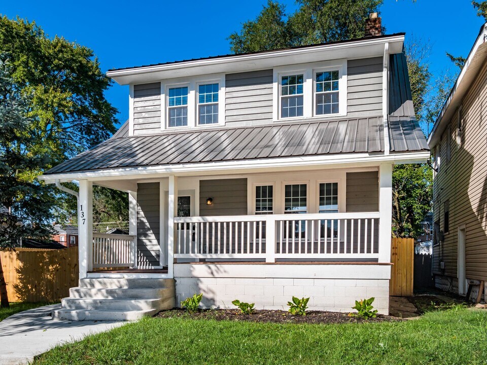 137 S Hague Ave in Columbus, OH - Building Photo