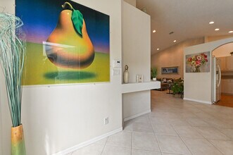 6077 Lake Hibiscus Dr in Delray Beach, FL - Foto de edificio - Building Photo