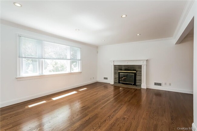 20 Walker Ave in Rye, NY - Building Photo - Building Photo