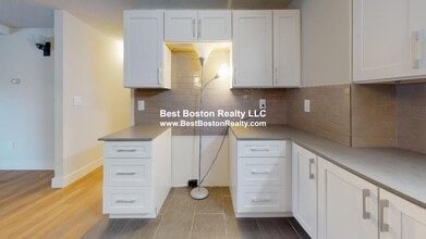 16 Elmer St in Cambridge, MA - Building Photo - Building Photo