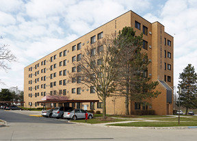 Flat Rock Towers Co-op in Flat Rock, MI - Building Photo