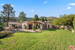 1344 Bienveneda Ave in Los Angeles, CA - Building Photo