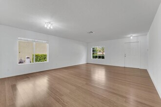4455 55th St in Vero Beach, FL - Building Photo - Building Photo