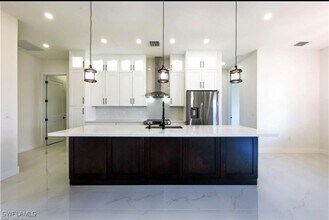 2000 Curry Ave N in Lehigh Acres, FL - Building Photo - Building Photo