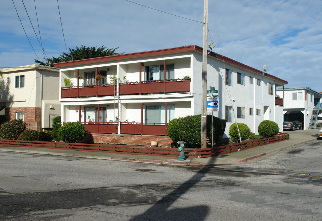 200 Lakeview Ave in Pacifica, CA - Building Photo