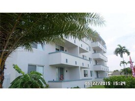 11750 NE 16th Ave in Miami, FL - Building Photo