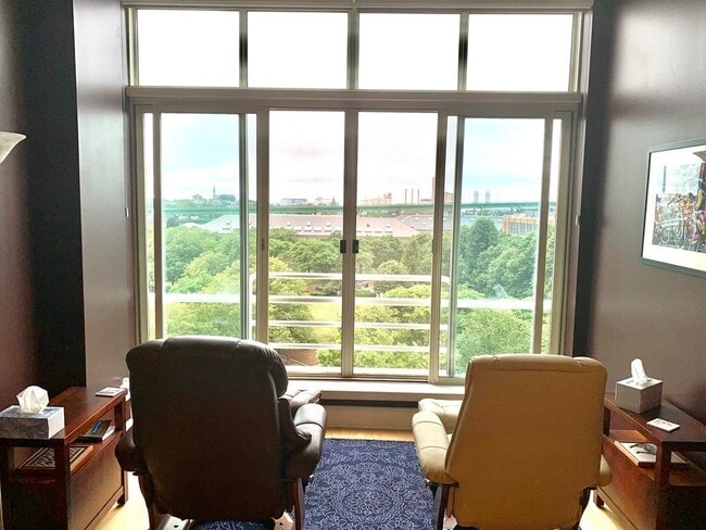 193 W 8th St, Unit 620 in Boston, MA - Foto de edificio - Building Photo