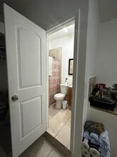 760 W 76th St, Unit 1 in Hialeah, FL - Building Photo - Building Photo