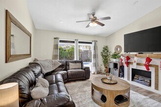 691 Willow Grove Terrace in Davie, FL - Foto de edificio - Building Photo