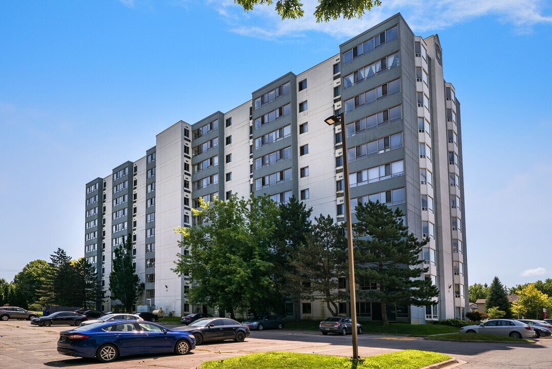 Empress Gates Apartments in London, ON - Building Photo