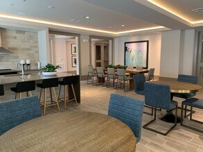 Somerset Lofts in Houston, TX - Foto de edificio - Building Photo