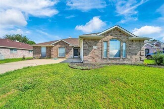 3115 Creekside Dr in Sachse, TX - Building Photo - Building Photo