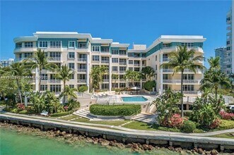 1 Century Ln in Miami Beach, FL - Foto de edificio - Building Photo