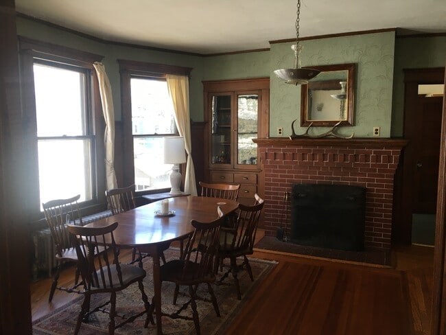 266 Willow St, Unit 2 in New Haven, CT - Building Photo - Building Photo