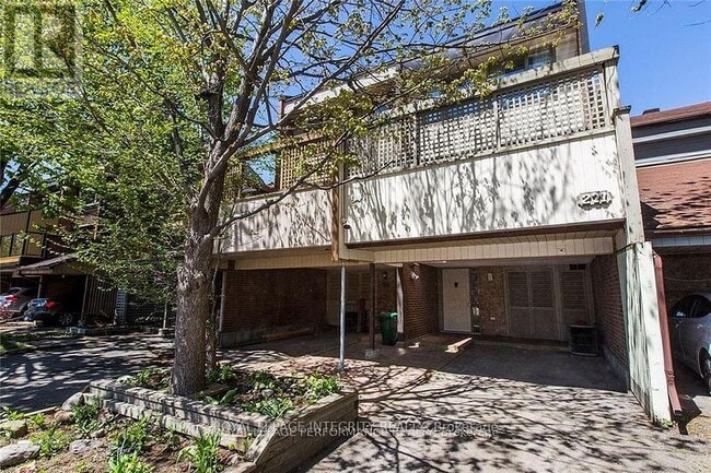 property at 271 Bruyère St