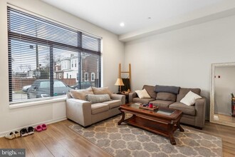 360 Monastery Ave in Philadelphia, PA - Building Photo - Building Photo