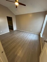 9707 Valley Mills Ln in Dallas, TX - Building Photo - Building Photo