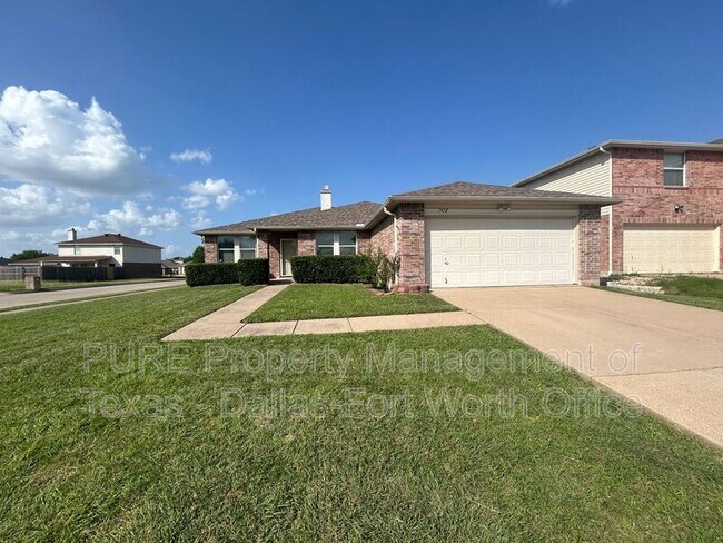 1412 Sunflower Ct in Burleson, TX - Building Photo - Building Photo