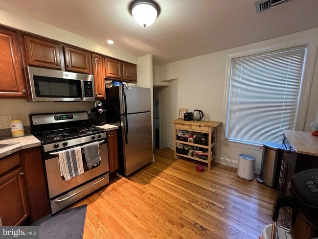 129 S 18th St-Unit -3 in Philadelphia, PA - Foto de edificio - Building Photo