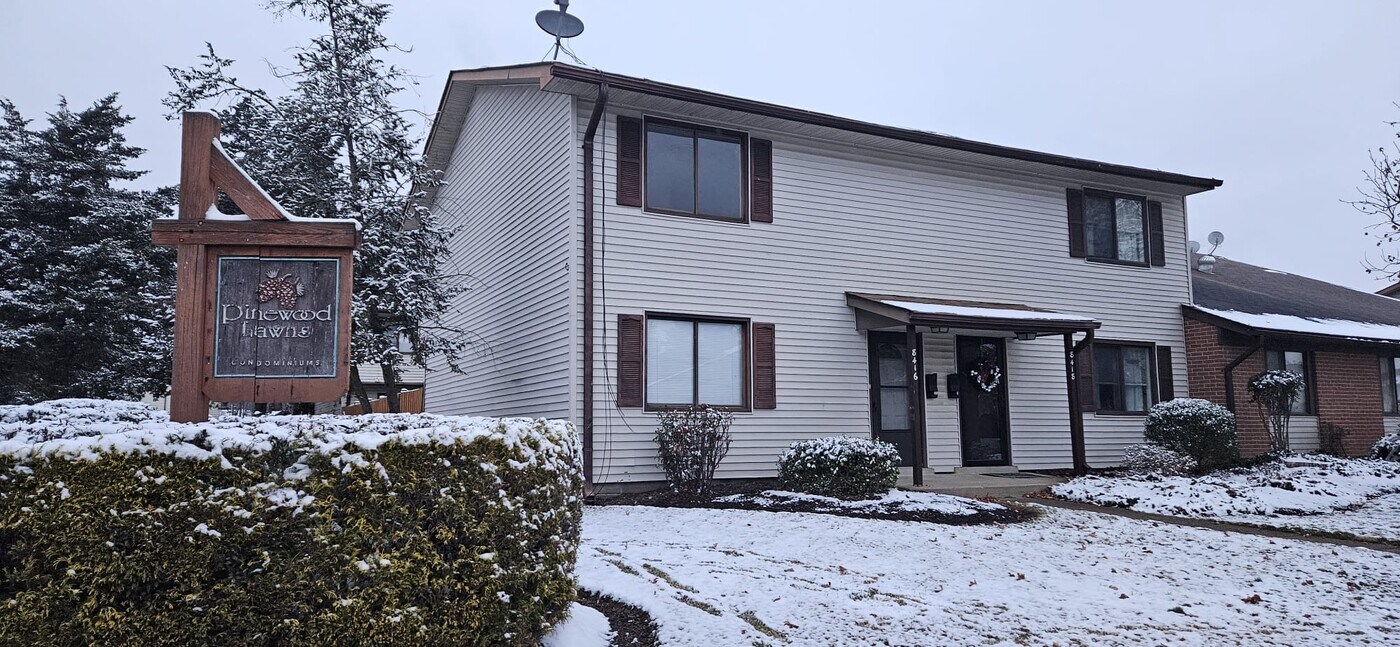 8416 Fuerte Ct in Alexandria, VA - Foto de edificio