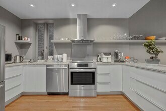 70 Clarendon St, Unit 1 in Boston, MA - Building Photo - Building Photo