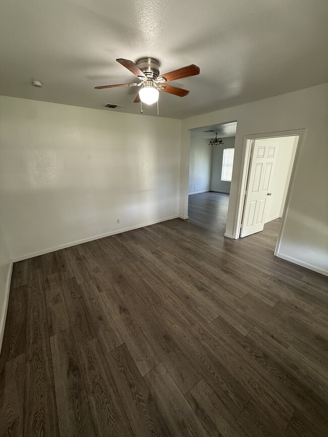 208 Fesmire Ave in Corsicana, TX - Building Photo - Building Photo