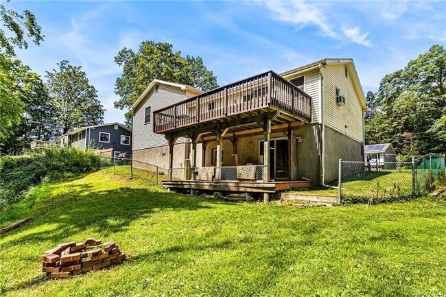 19 Raker Rd in Poughkeepsie, NY - Building Photo - Building Photo