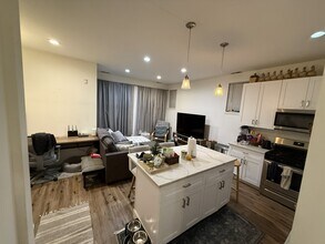 1845 N Marshfield Ave, Unit G in Chicago, IL - Building Photo - Building Photo