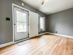 1304 N Van Buren St in Hutchinson, KS - Building Photo - Building Photo