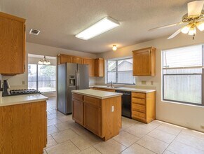 300 Oakcrest Dr in Cedar Park, TX - Building Photo - Building Photo
