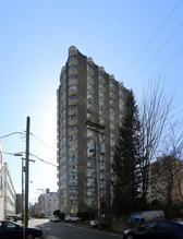 Emerald Terrace Apartments in Vancouver, BC - Building Photo - Building Photo