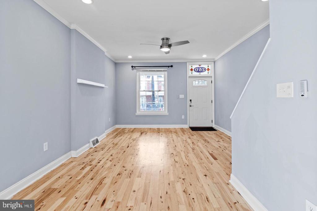 260 Roxborough Ave in Philadelphia, PA - Building Photo