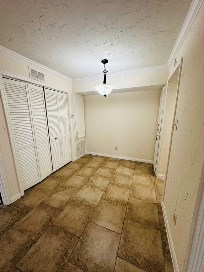 property at 7200 Clarewood Dr