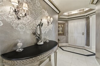 8990 Bay Colony Dr in Naples, FL - Building Photo - Building Photo