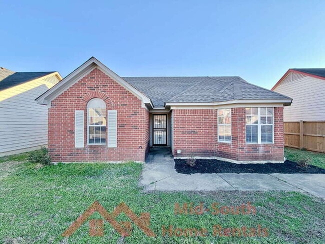 5827 Hickory Nutt Ln in Memphis, TN - Building Photo - Building Photo