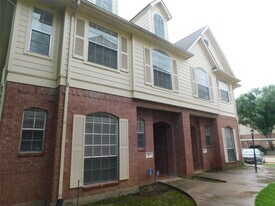 2710 Grants Lake Blvd in Sugar Land, TX - Building Photo