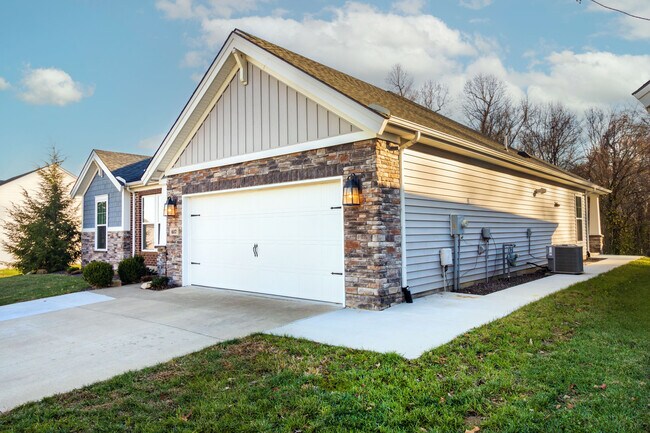 617 Criterion Way in Evansville, IN - Building Photo - Building Photo