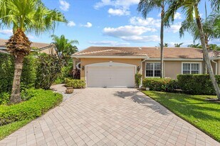 4663 Carlton Golf Dr in Wellington, FL - Building Photo
