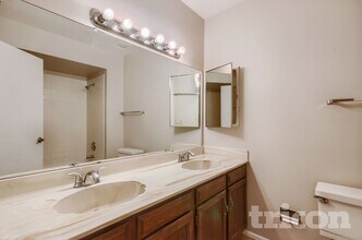 4201 W Sunnyside Ave in Phoenix, AZ - Foto de edificio - Building Photo