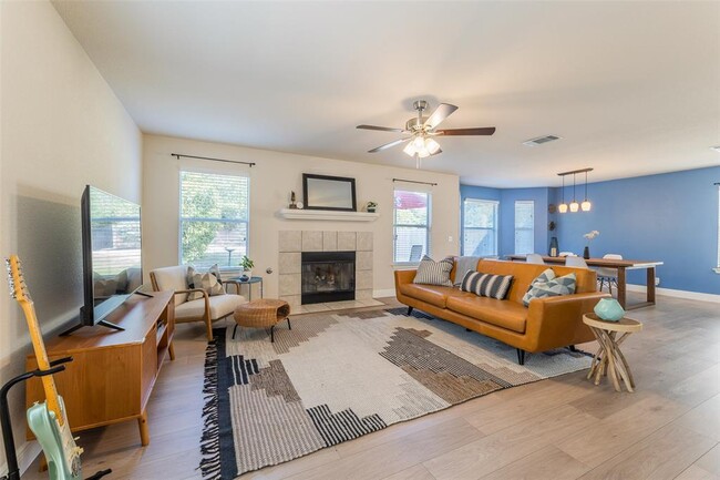 336 Celery Loop in Austin, TX - Building Photo - Building Photo