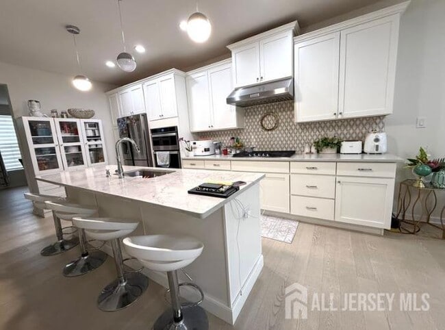 property at 21 Wisteria Ct