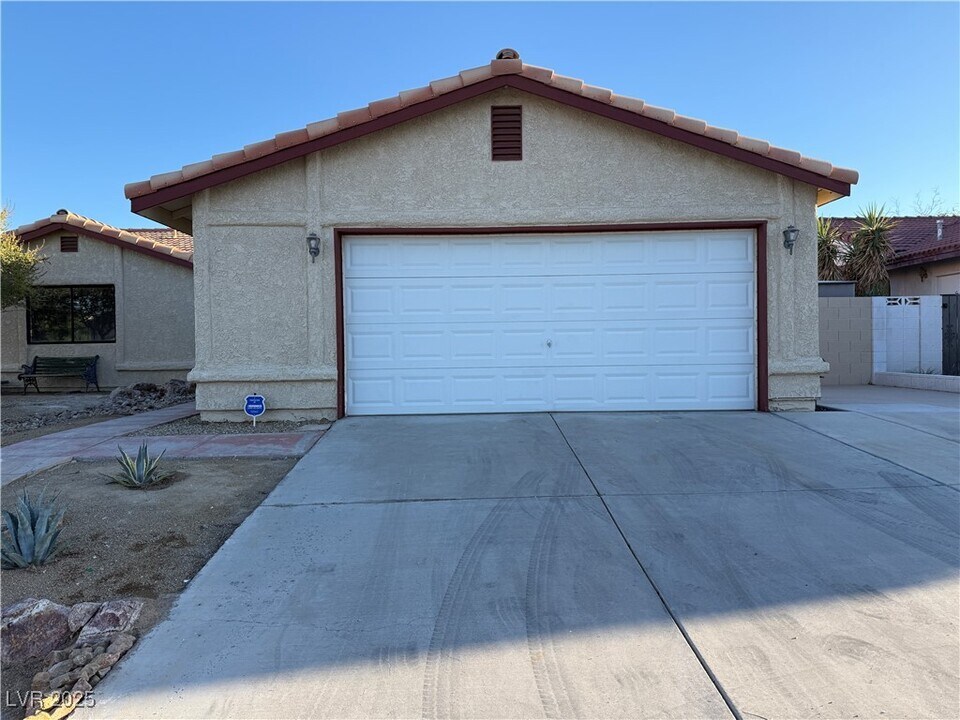 6357 Cobalt Ln in Las Vegas, NV - Building Photo