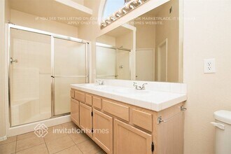 5823 Berry Hill Ln in North Las Vegas, NV - Building Photo - Building Photo