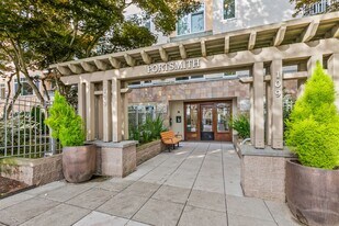 109 2nd St S in Kirkland, WA - Building Photo