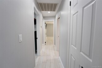 275 Longvue Terrace in Yonkers, NY - Building Photo - Building Photo