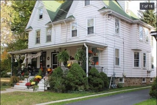 210 W Maple Ave, Unit Unit 2 in Langhorne, PA - Building Photo