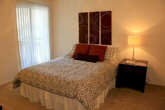 2000 Cedar Bend Dr, Unit 10305 in Austin, TX - Building Photo - Building Photo