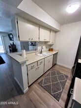 4554 E Paradise Village Pkwy N in Phoenix, AZ - Building Photo - Building Photo