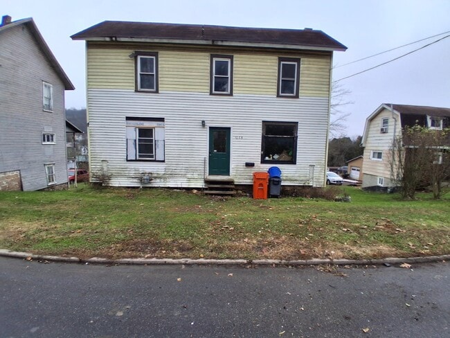 property at 1035 E Main St