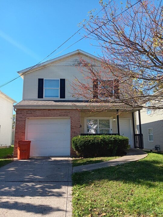 9 N Freeman St in Springfield, OH - Building Photo